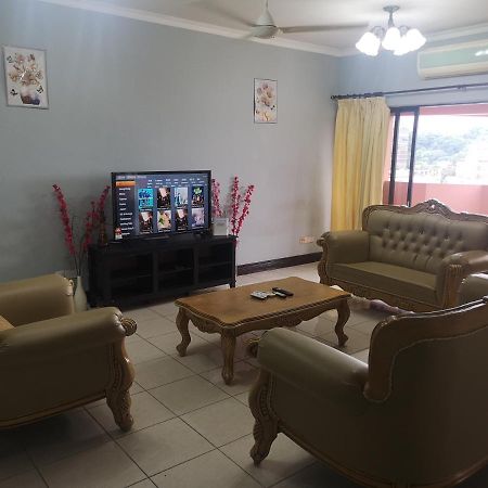 Homestay Marina Court Кота-Кинабалу Экстерьер фото