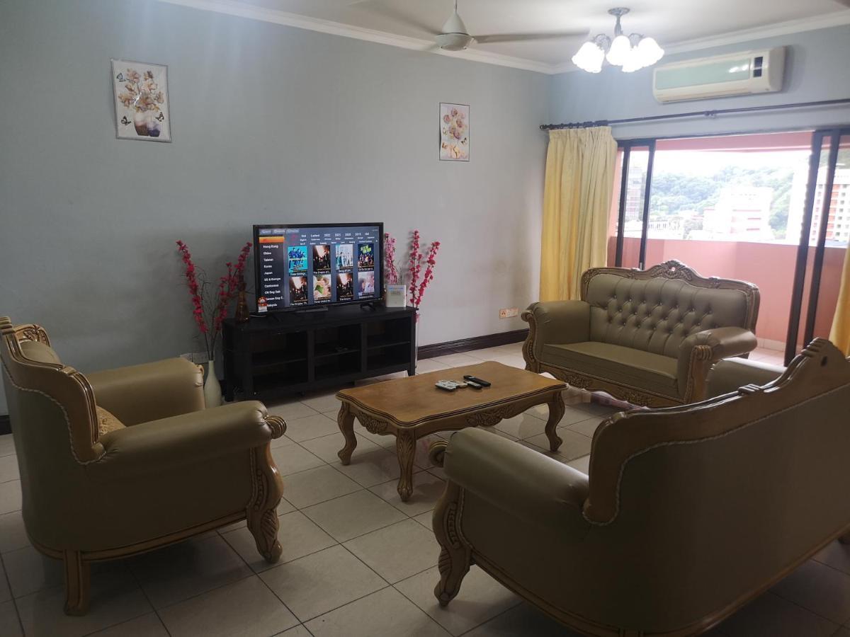 Homestay Marina Court Кота-Кинабалу Экстерьер фото