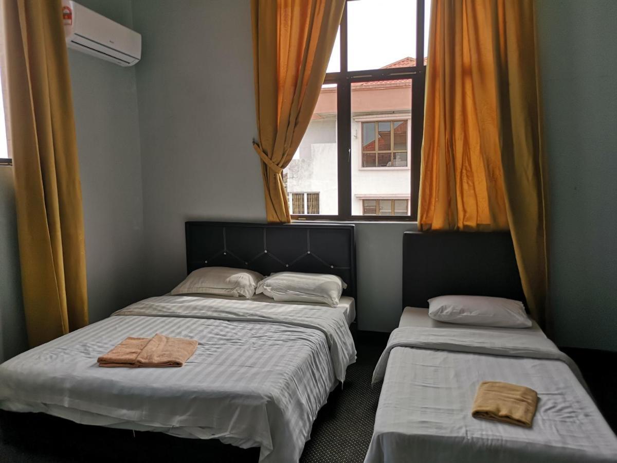 Homestay Marina Court Кота-Кинабалу Экстерьер фото