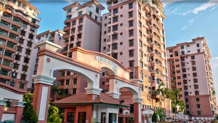 Homestay Marina Court Кота-Кинабалу Экстерьер фото