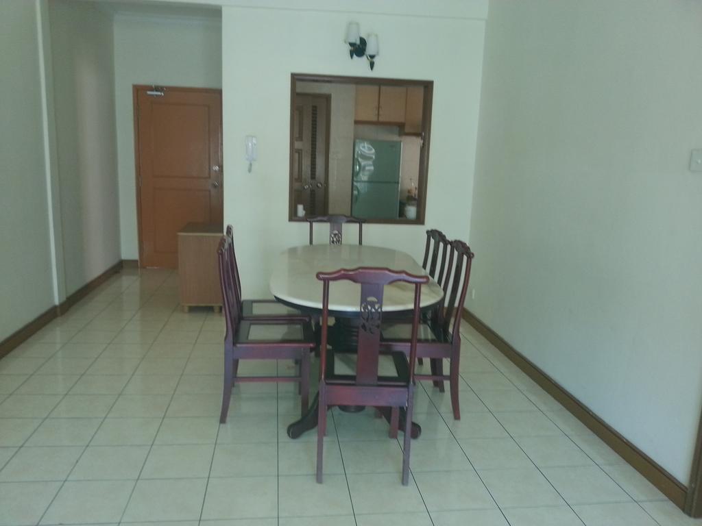 Homestay Marina Court Кота-Кинабалу Номер фото