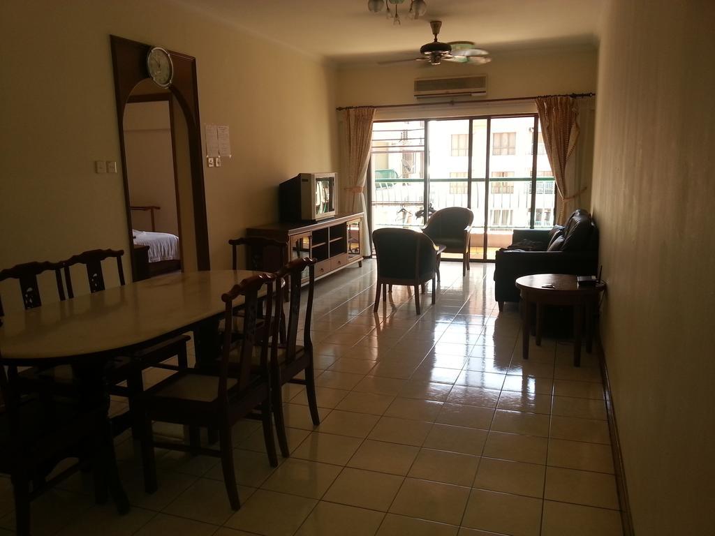 Homestay Marina Court Кота-Кинабалу Номер фото