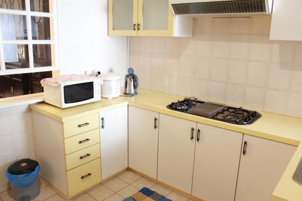 Homestay Marina Court Кота-Кинабалу Экстерьер фото