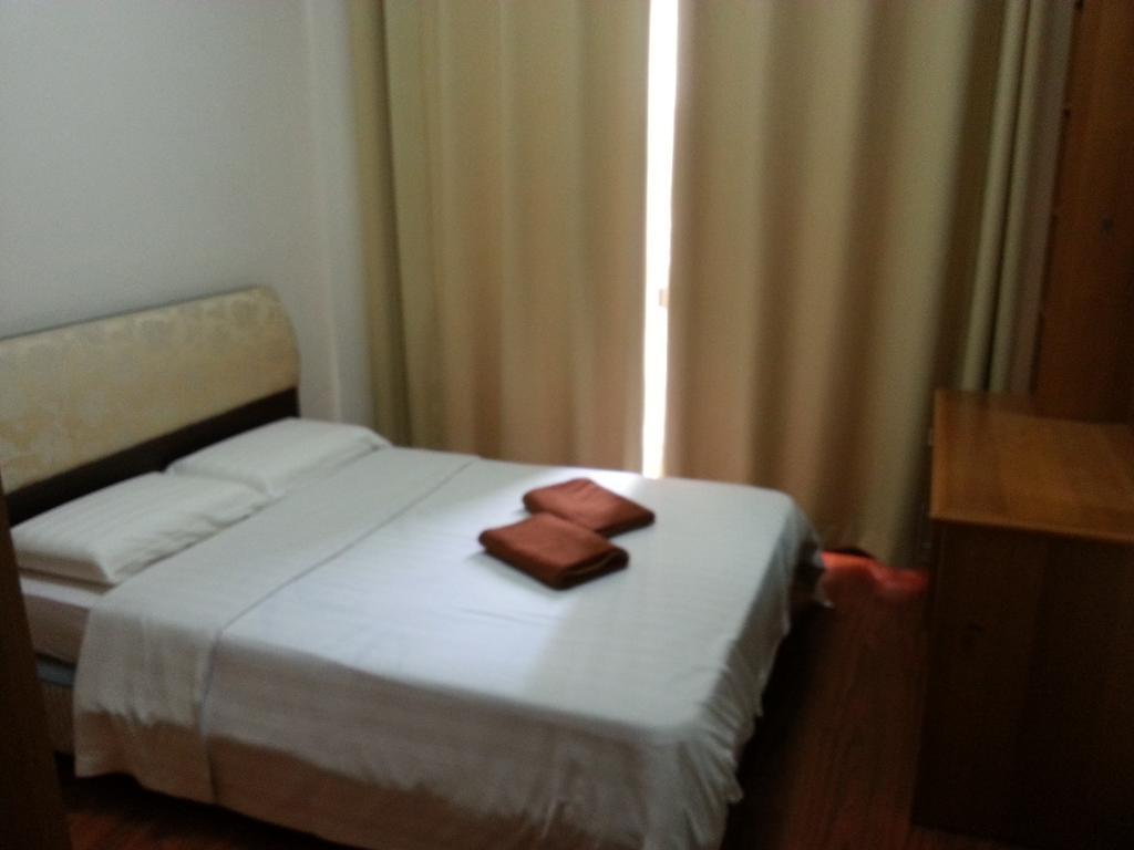 Homestay Marina Court Кота-Кинабалу Экстерьер фото