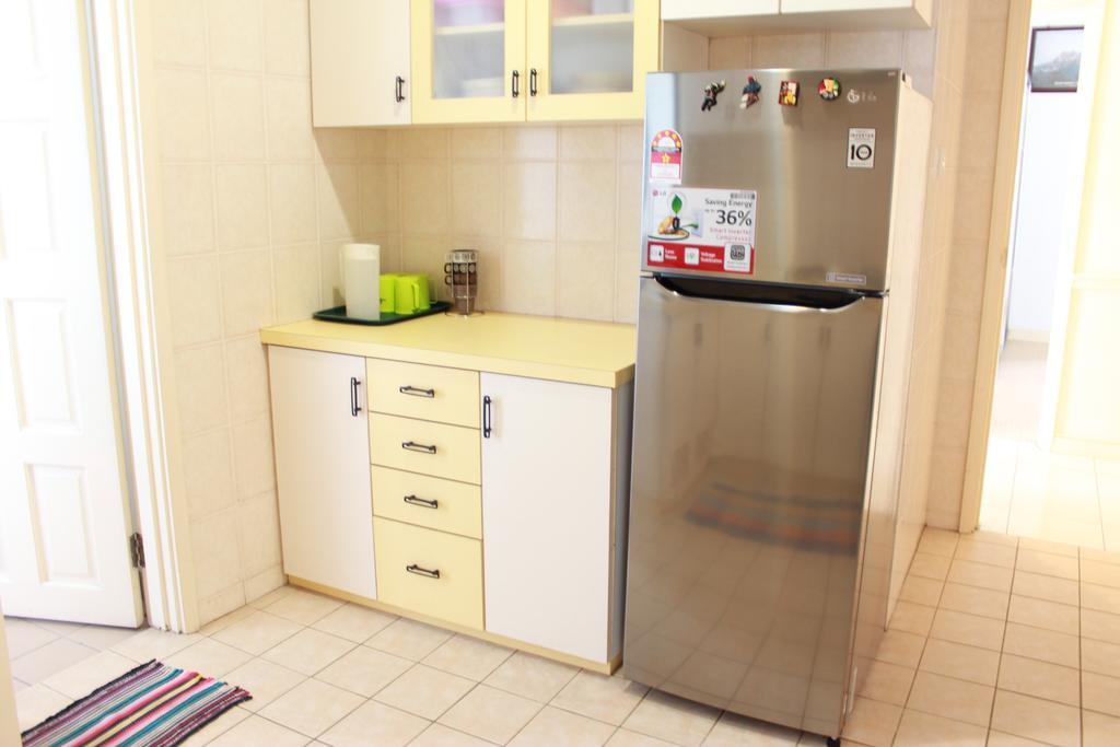 Homestay Marina Court Кота-Кинабалу Экстерьер фото