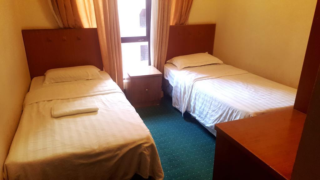 Homestay Marina Court Кота-Кинабалу Экстерьер фото