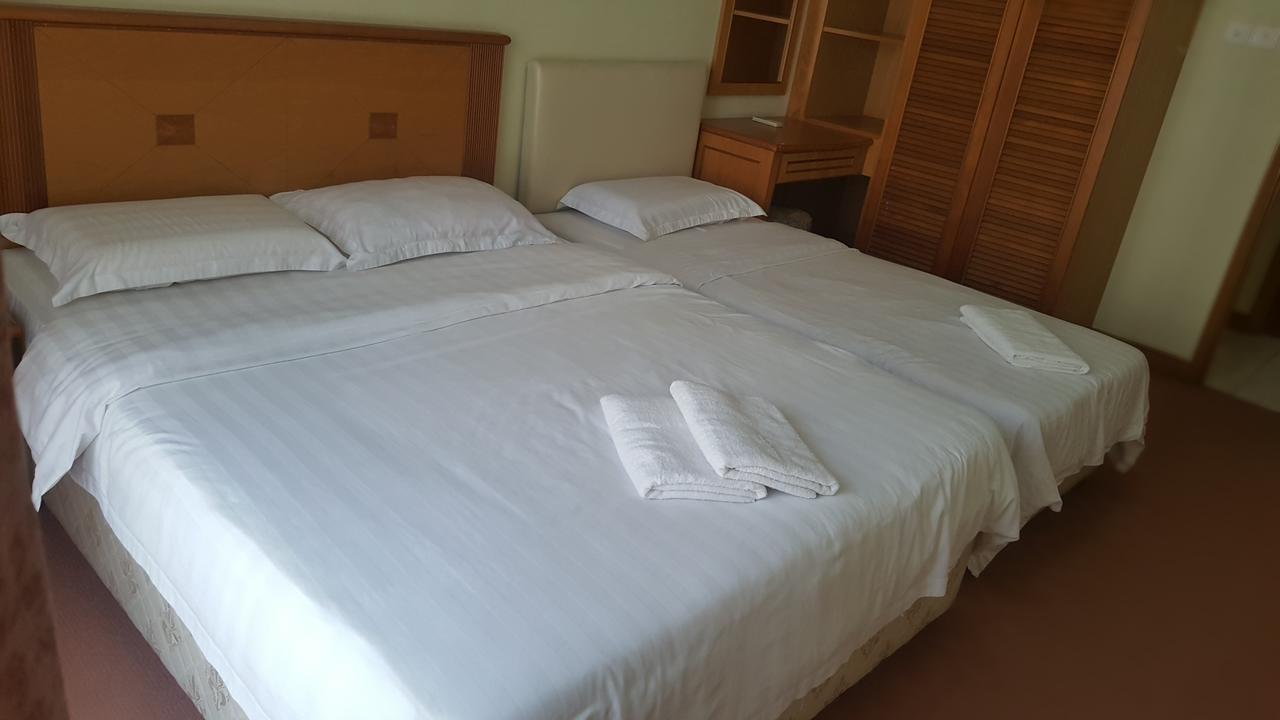 Homestay Marina Court Кота-Кинабалу Экстерьер фото